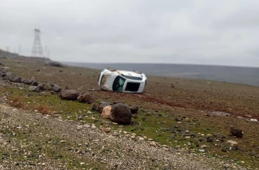 Gercüş’te araç takla attı, sürücü yara almadan kurtuldu 