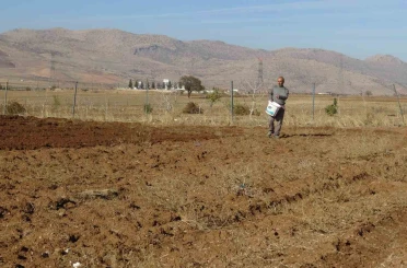 Gercüş’te çiftçiler tohumlarını toprakla buluşturuyor 