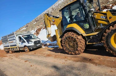 Gercüş’te göçerlerin imdadına Özel İdare yetişti 