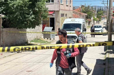 Geri ger gelen aracın çarptığı kadın hayatını kaybetti 