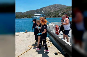 Gezi teknesinde rahatsızlanan vatandaşa tıbbi tahliye 