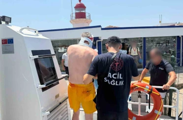 Gezi teknesinde yaralanan vatandaşa Sahil Güvenlikten tıbbi tahliye 