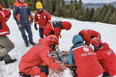 Giresun’da çığ tatbikatı gerçeğini aratmadı 