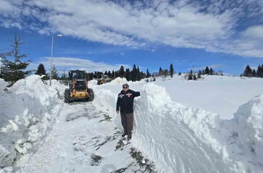 Giresun’un turizm merkezi Kulakkaya Yaylası’nda kar kalınlığı 2 metreyi buldu 