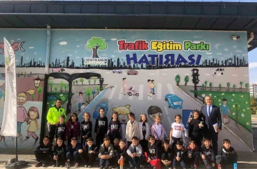 GKV’li minikler trafik kurallarını öğreniyor 