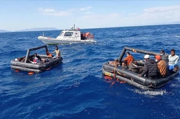 Göçmenleri taşıyan bot battı: 1 ölü, 7 kayıp