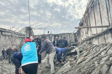 Göçük altından çıkarılan 2 çocuk işçi hayatını kaybetti 