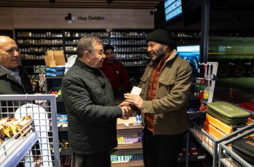 Gölbaşı Belediyesi’nden vatandaşlara sahurluk ikramı 