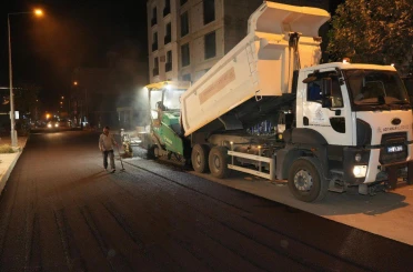 Gölbaşı Caddesi’nde gece mesaisi 