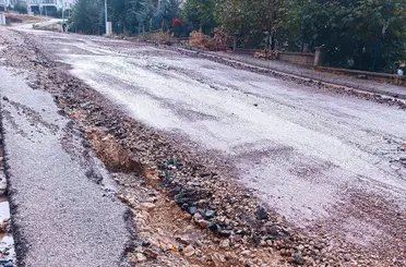 Gölbaşı’nda sel suları karayolunda hasara neden oldu
