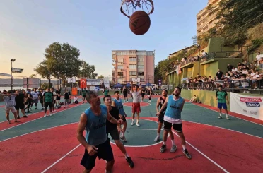 Gölcük’te potalar sokak basketbolu için kuruluyor 