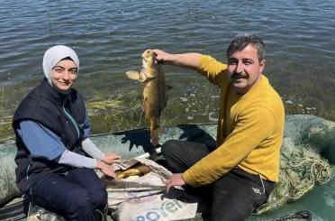 Gölette kaçak avcılığa geçit yok: Yasa dışı ağ imha edildi 