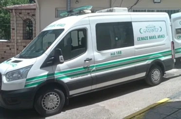 Gömleği ağaca takılınca düştü, kullandığı traktörün altında hayatını kaybetti 