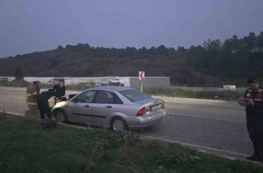 Gönen-Bandırma kara yolunda iki araç çarpıştı: 3 yaralı 