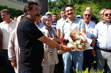 Gönüllere dokunan Emirdağ Kaymakamı konvoyla uğurlandı 