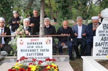 Görevi başında şehit edilen Kaymakam Safitürk, vefatının 9’uncu yılında kabri başında anıldı 
