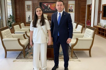 Görme engelli Beyza müzik yeteneğiyle İTÜ’yü kazandı
