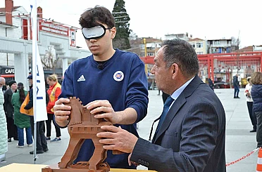 Görme engelliler için Bakırköy’de Empati Parkuru kuruldu 