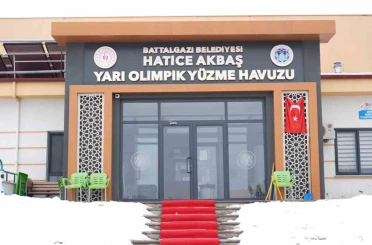 Göztepe Hatice Akbaş Yarı Olimpik Yüzme Havuzu’nda yeni dönem eğitimleri 