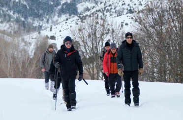 Gümüşhane’de beyaz yolculuk: Dağcılar kar üstünde buluştu 