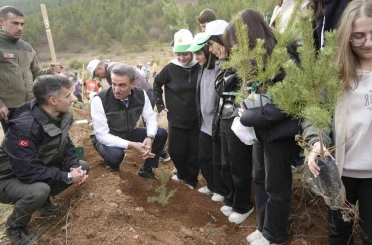 Gümüşhane’de Milli Ağaçlandırma Günü kapsamında fidanlar dikildi 