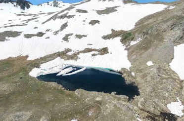 Gümüşhane’nin karlı zirveleri dronla görüntülendi 