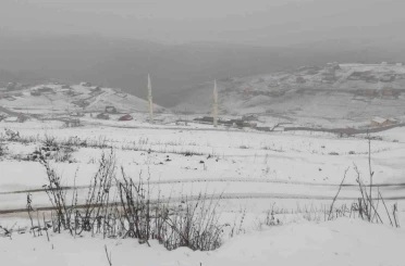 Gümüşhane’nin yüksek kesimleri beyaza büründü 