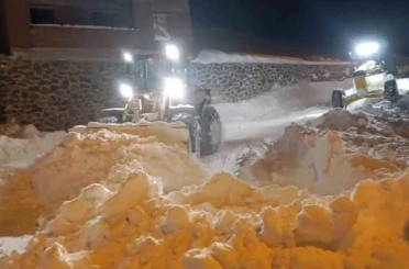 Gümüşhane’nin zirvelerinde kar seferberliği 