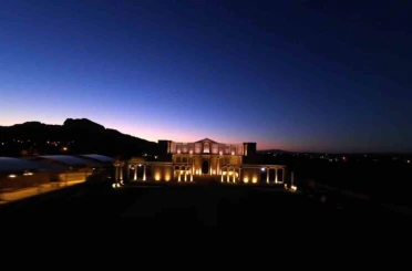 (Güncellendi) Paranın ilk basıldığı Sardes Antik Kenti artık gece de parlıyor 