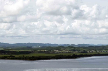Güney Kore, deniz sınırını geçen Kuzey Kore gemisine uyarı ateşi açtı 