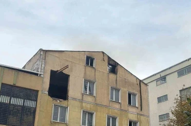 Güngören’de tekstil fabrikası alev alev yandı: O anlar kamerada