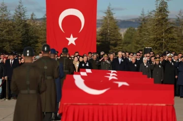 Gürcistan’daki uçak kazasında şehit olan 20 asker için tören düzenlendi 