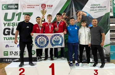 Güreşte Yıldırım Fırtınası 