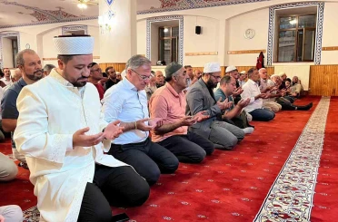 Hacılar kandil gecesinde huzurla doldu 