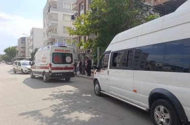 Hafif ticari araç ile motosiklet çarpıştı: 1 yaralı 