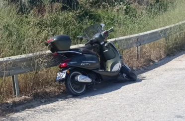 Hafif ticari araç ile motosikletin çarpıştığı kazada 1 kişi yaralandı 