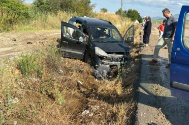 Hafif ticari araç takla attı: 2’si çocuk 5 yaralı 
