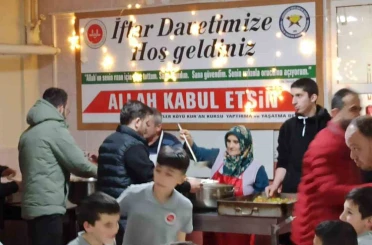Hafız adayları din görevlileri ile iftar programında bir araya geldiler 