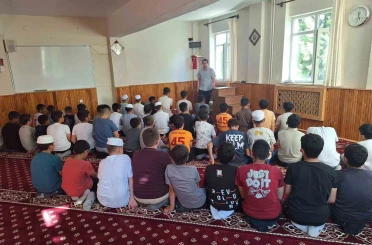 Hafızlık öğrencileri teknoloji bağımlılığı konusunda bilgilendirildi 