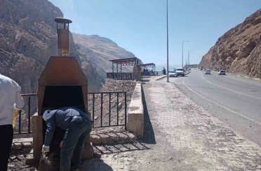 Hakkari-Van karayolunda temizlik çalışması 
