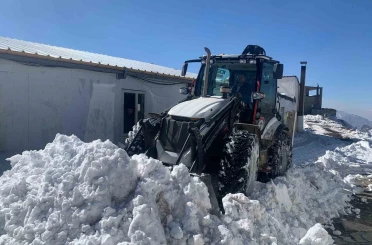 Hakkari’de 2 köy ve 10 mezra yolu kapandı 