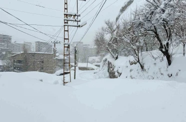 Hakkari’de 43 yerleşim yerinin yolu ulaşıma kapandı 