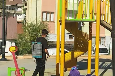 Hakkari’de kara sinekle mücadele sürüyor
