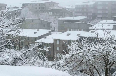 Hakkari’de karla karışık yağmur yağışı 