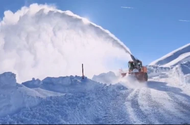 Hakkari’de karla mücadele: 294 yerleşim yerinin yolu ulaşıma açıldı 