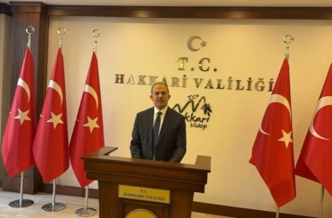 Hakkari’nin yeni Valisi Taşyapan görevine başladı 