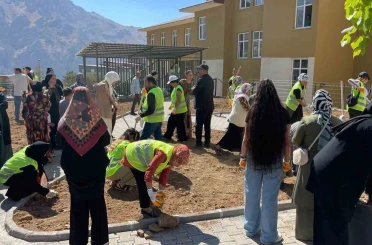 Hakkari’ye yeni modern servis alanı ve park 