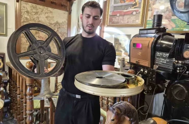 Halen çalışır vaziyetteki 98 yıllık tarihi sinema makinesi Eskişehir’de sergileniyor 