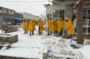 Haliliye Belediyesi ekipleri kar mesaisinde 