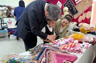 Halk Eğitim kursiyerlerinin eserleri görücüye çıktı 